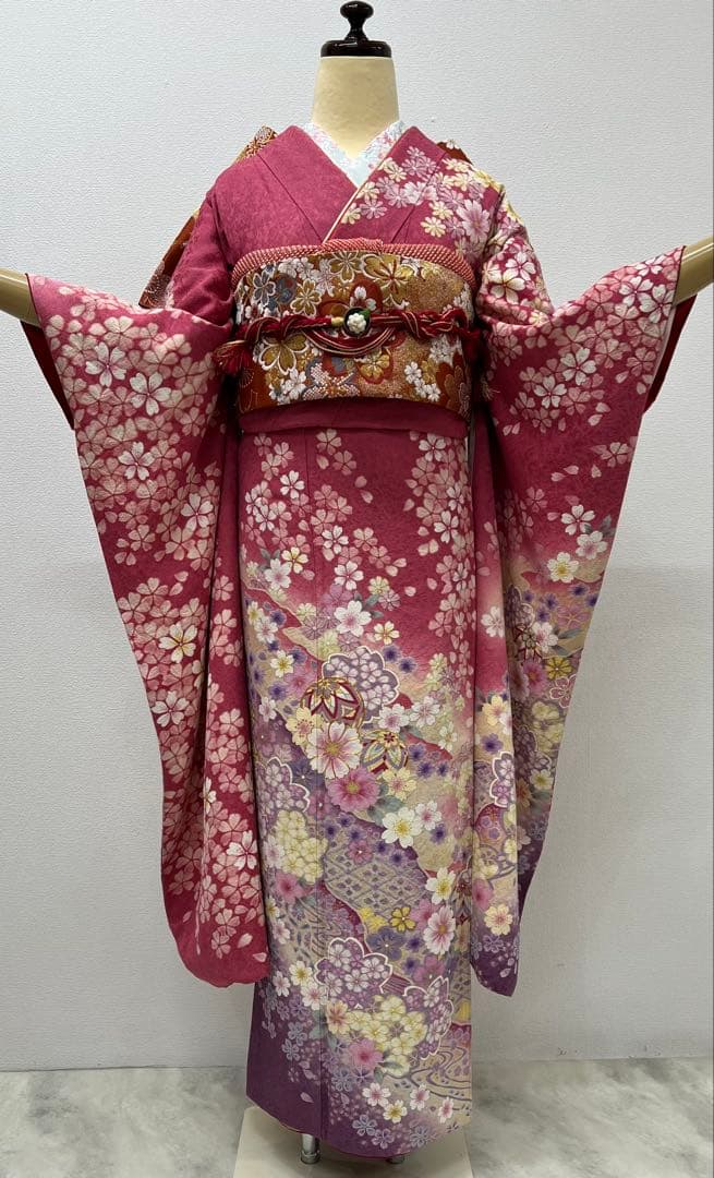 振り袖　フルセット　長襦袢付　ピンク　成人式　金彩加工　刺繍入り　銀通し　704