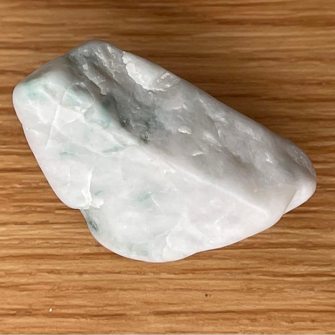 糸魚川翡翠 白地にグリーン 海岸採取