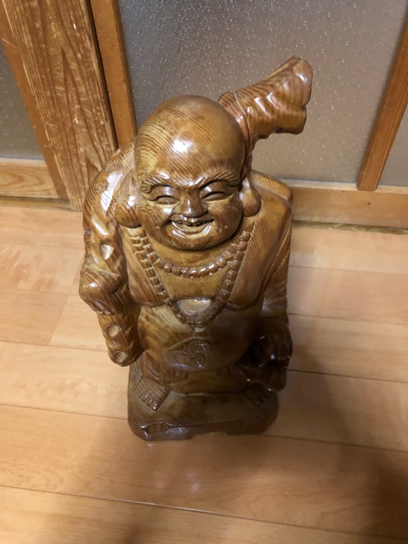 布袋尊の木の彫り物