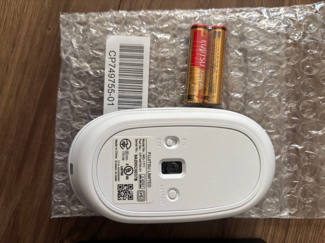 ディスプレイ本体とキーボード　マウスセット