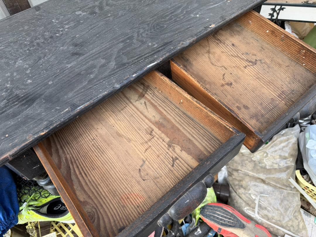 昭和レトロ　昔ながらの木製机 黒