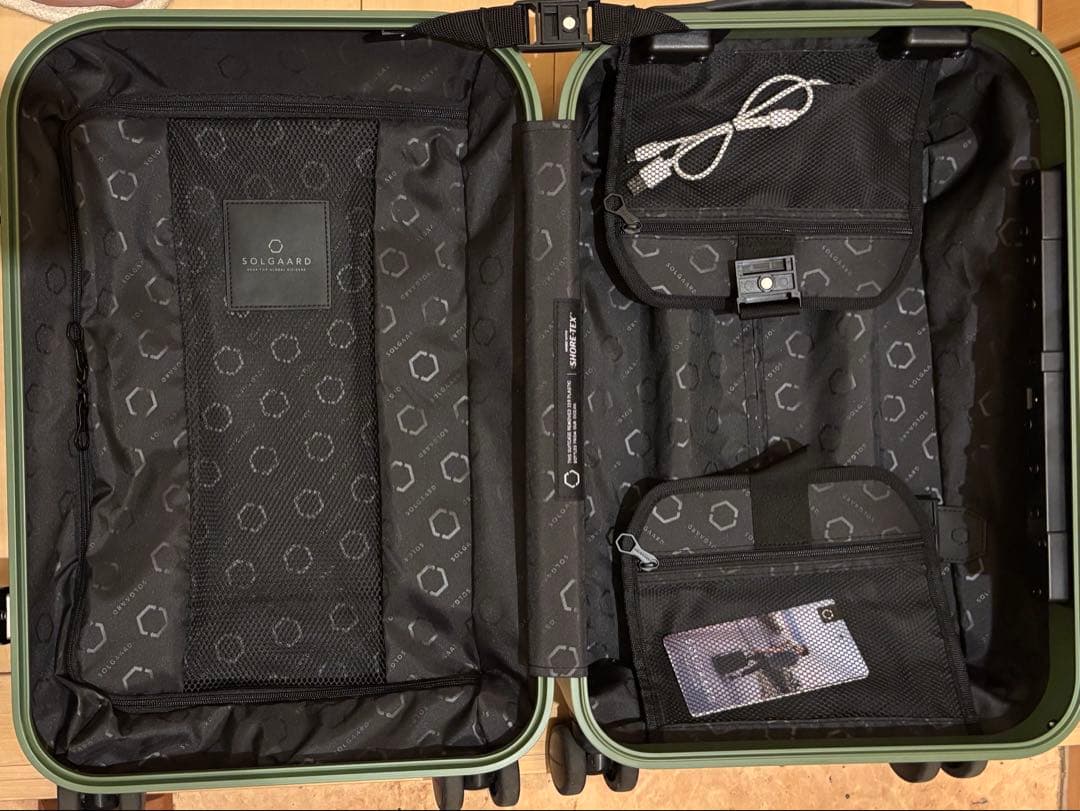 SOLGAARD クローゼット型スーツケース　オリーブグリーン