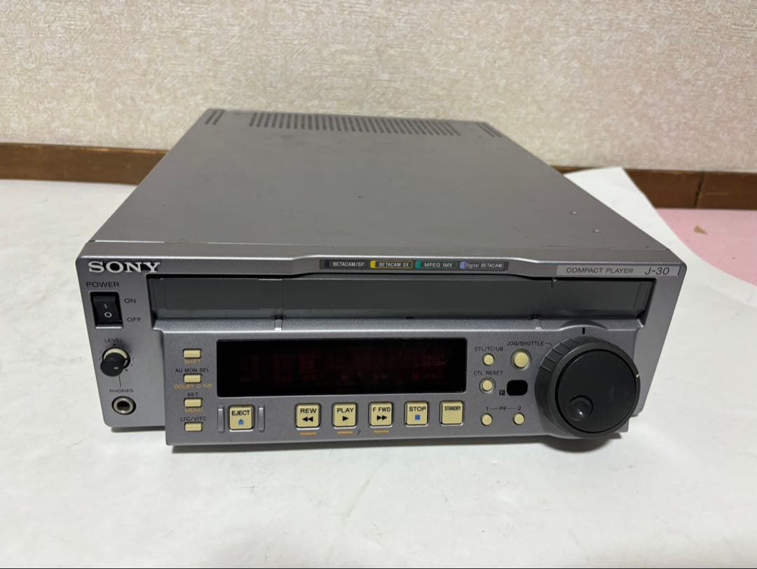 ジャンク SONY J-30 電源入りました。側面のネジ無し。再生できず。02