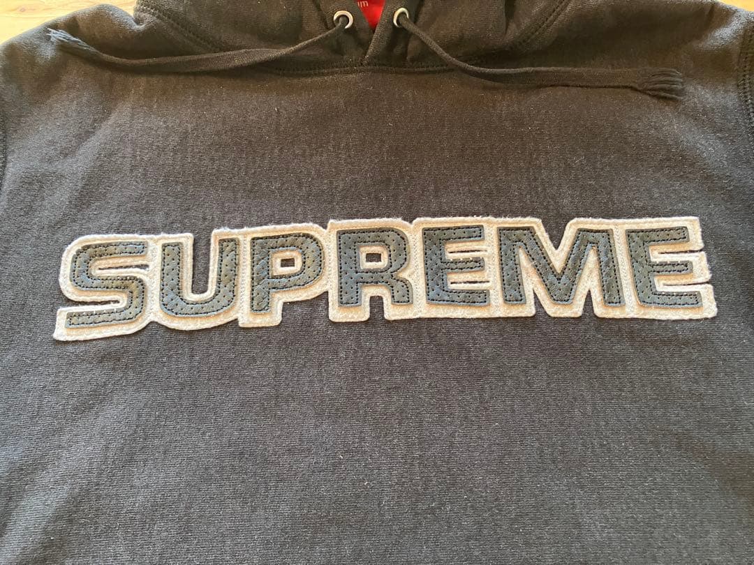 Supreme パーカー　ブラック
