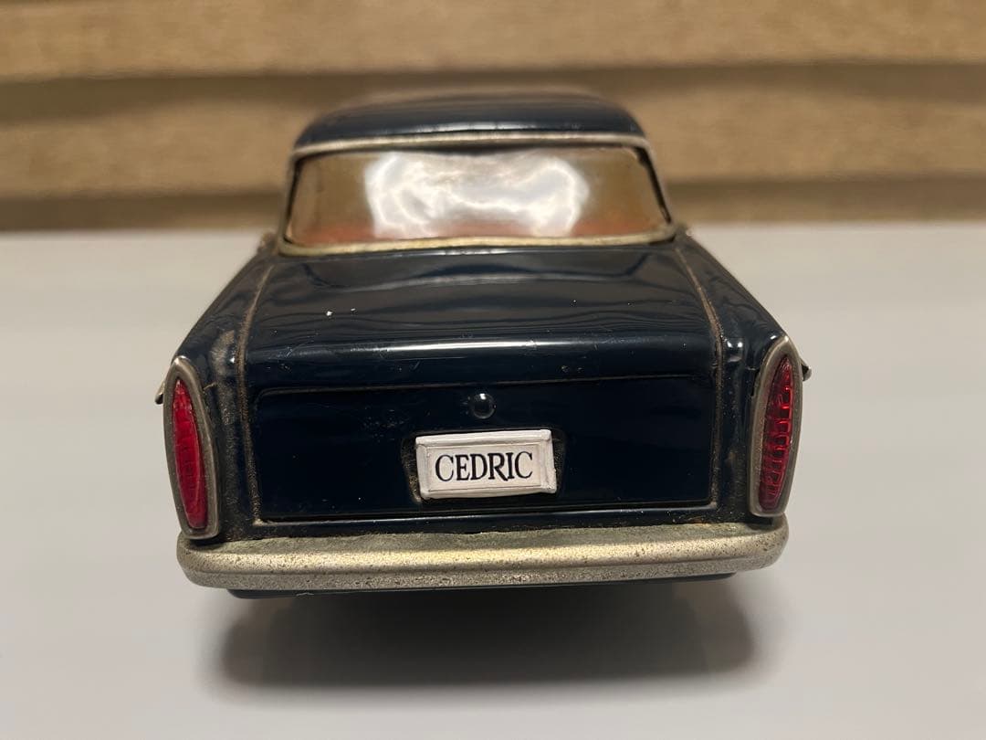 ブリキのセドリック