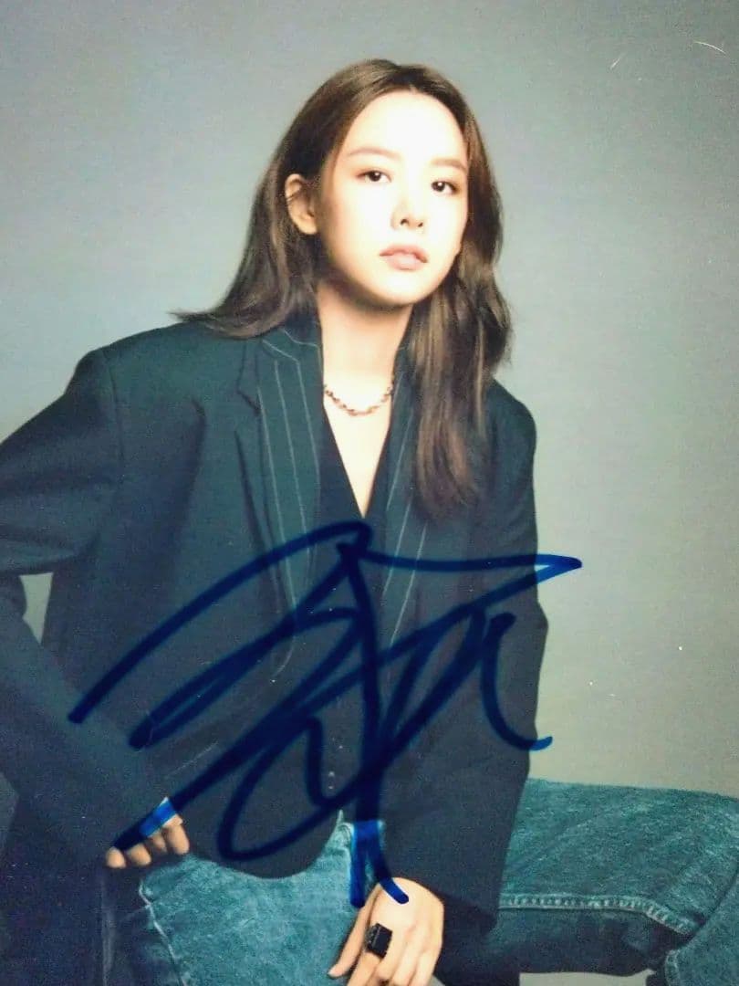 チョ・ユニ直筆サイン入り2Lサイズ写真…Jo Yoon-hee…ナイン