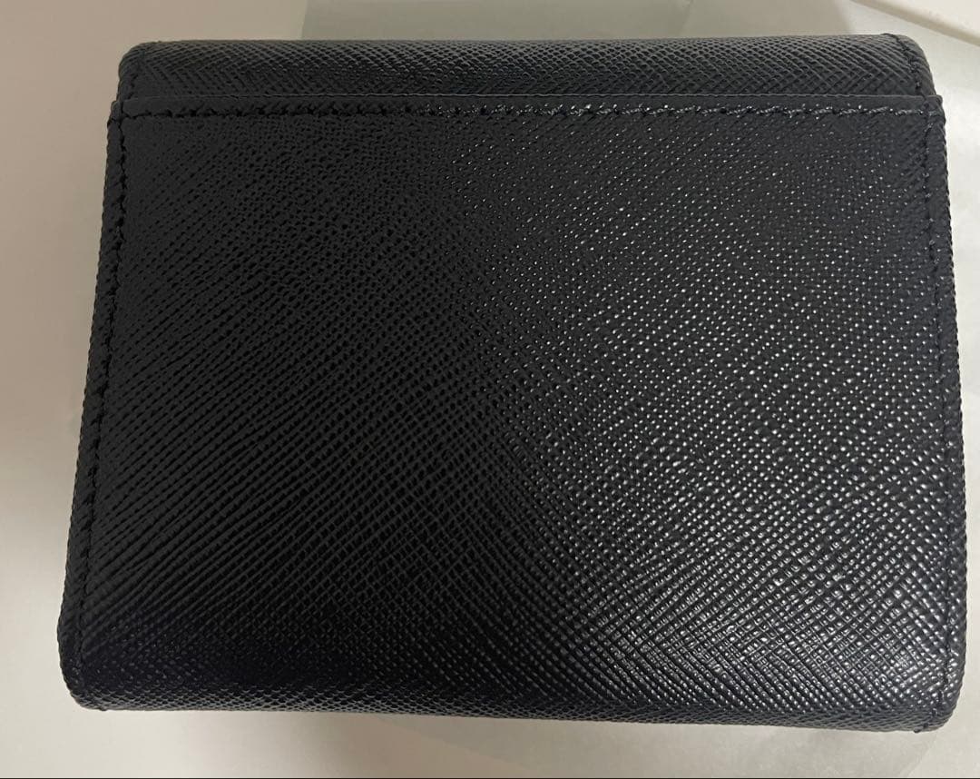 ブラックレザー 三つ折り財布