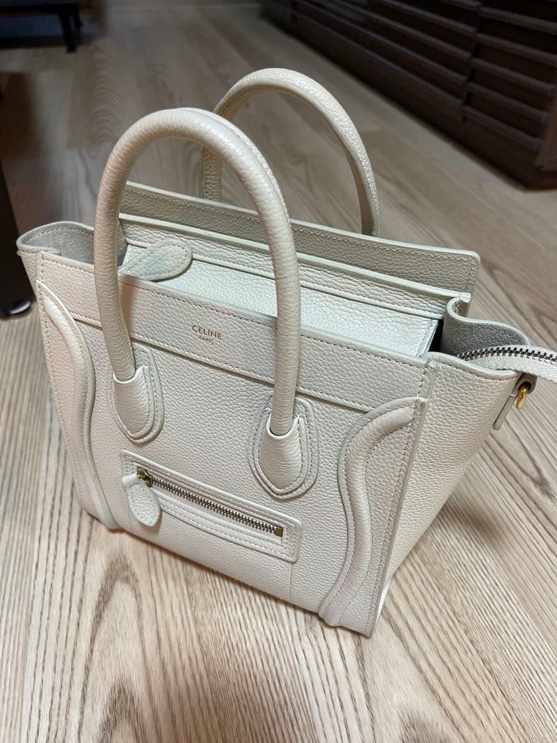美品！！　CELINE ホワイト ラゲージナノ 189243DRU セリーヌ