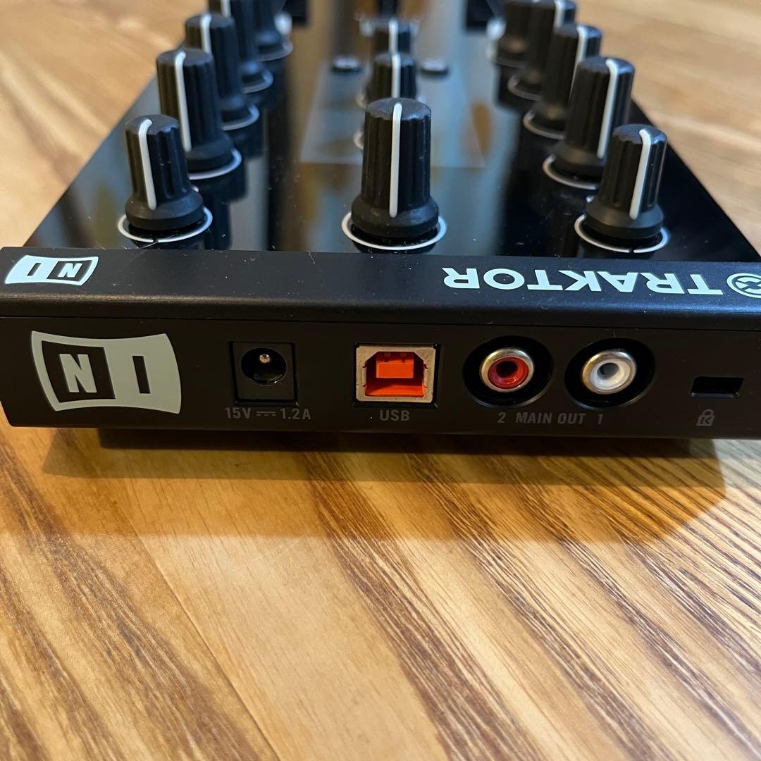 美品　TRAKTOR KONTROL Z1 専用ケース付