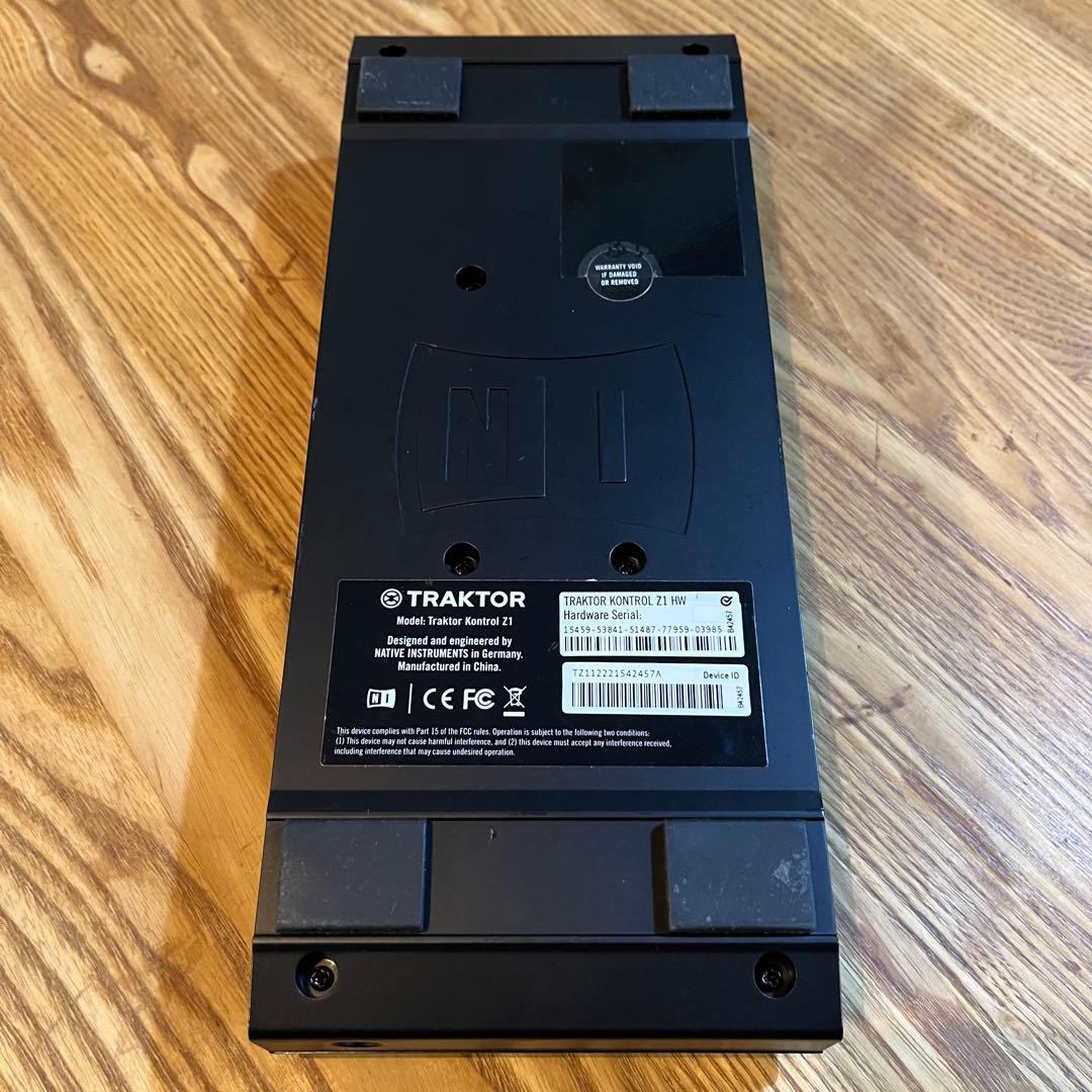 美品　TRAKTOR KONTROL Z1 専用ケース付