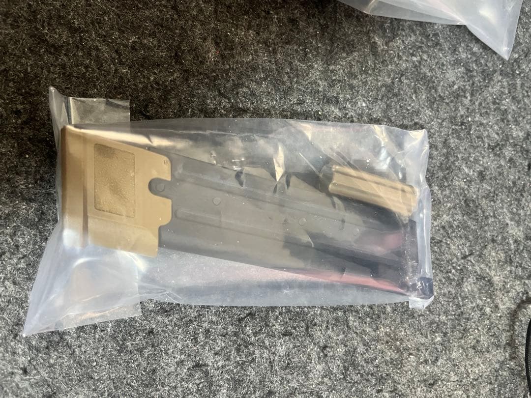 Arly1214 ガスハンドガン　SIG M17 タンカラー【ほぼ新品】