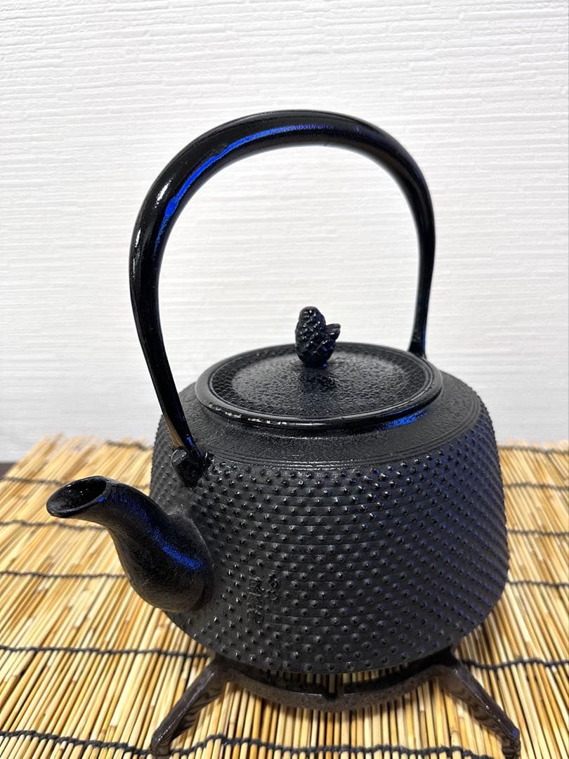 未使用品、供箱、栞、注意書付　南部盛榮堂ＯＩＧＥＮ造　九重アラレ　南部鉄瓶