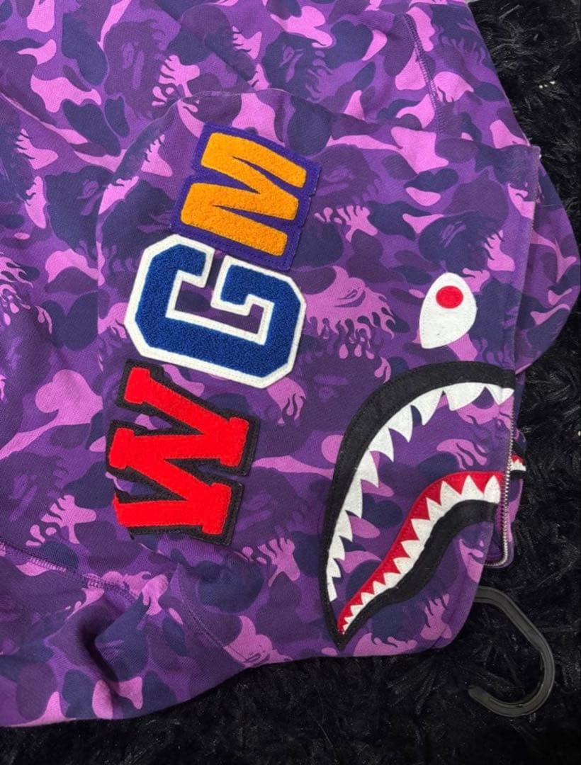 A BATHlNG APE シャークパーカー　ファイヤーカモ