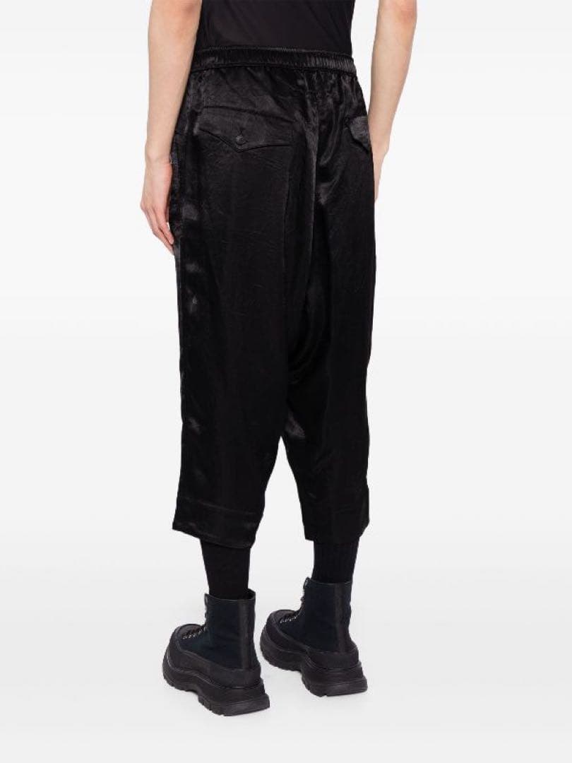 パンツ JULIUS Drop-Crotch Cropped Pants