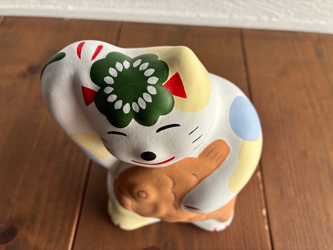 工房輪葉葉　鯛猫　右手上げ　招き猫　四つ葉のクローバー