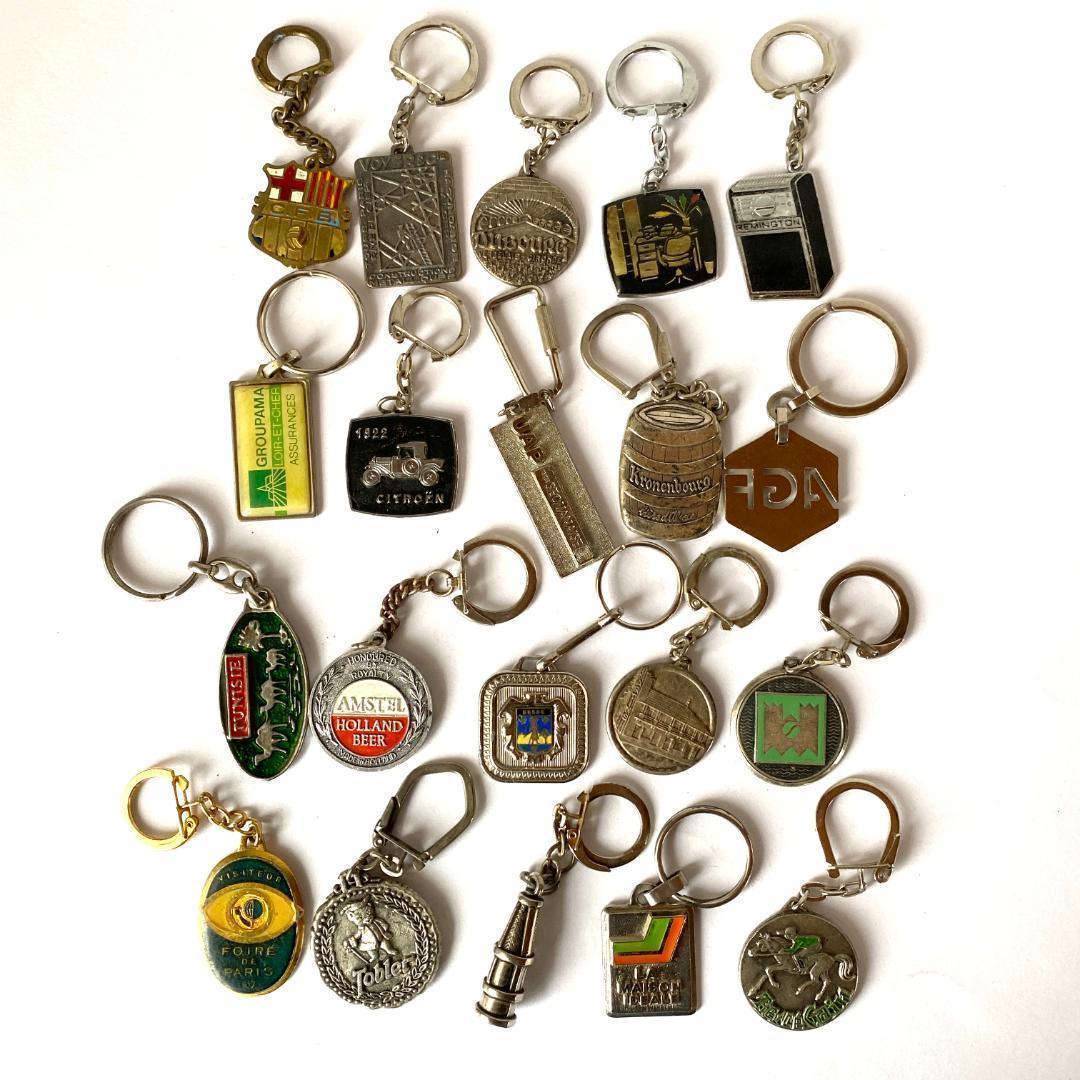 100個！フランス ヴィンテージ キーホルダー 金属製 メタル まとめ売り D4