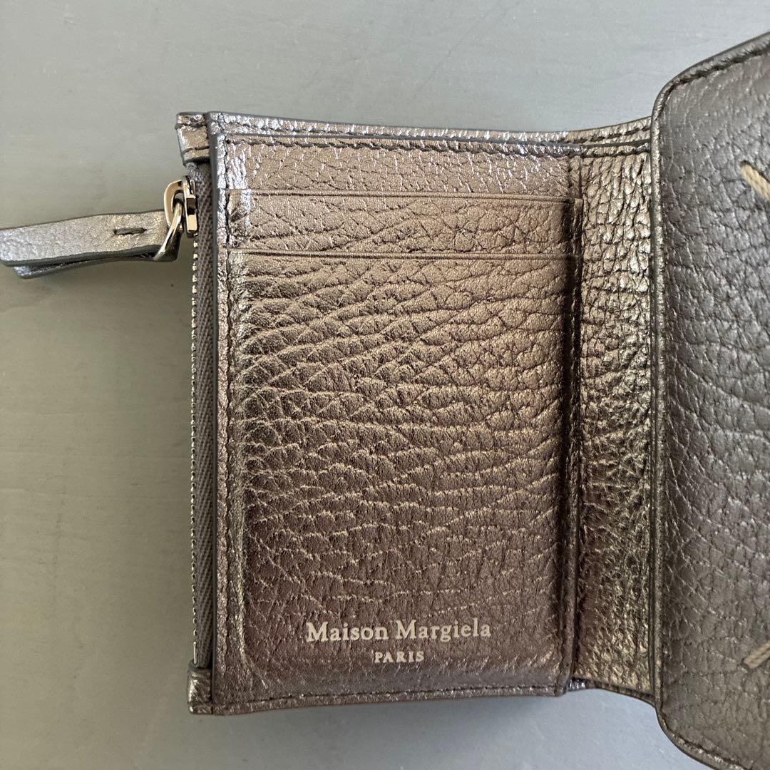 マルジェラメタリックグレー 三つ折り財布