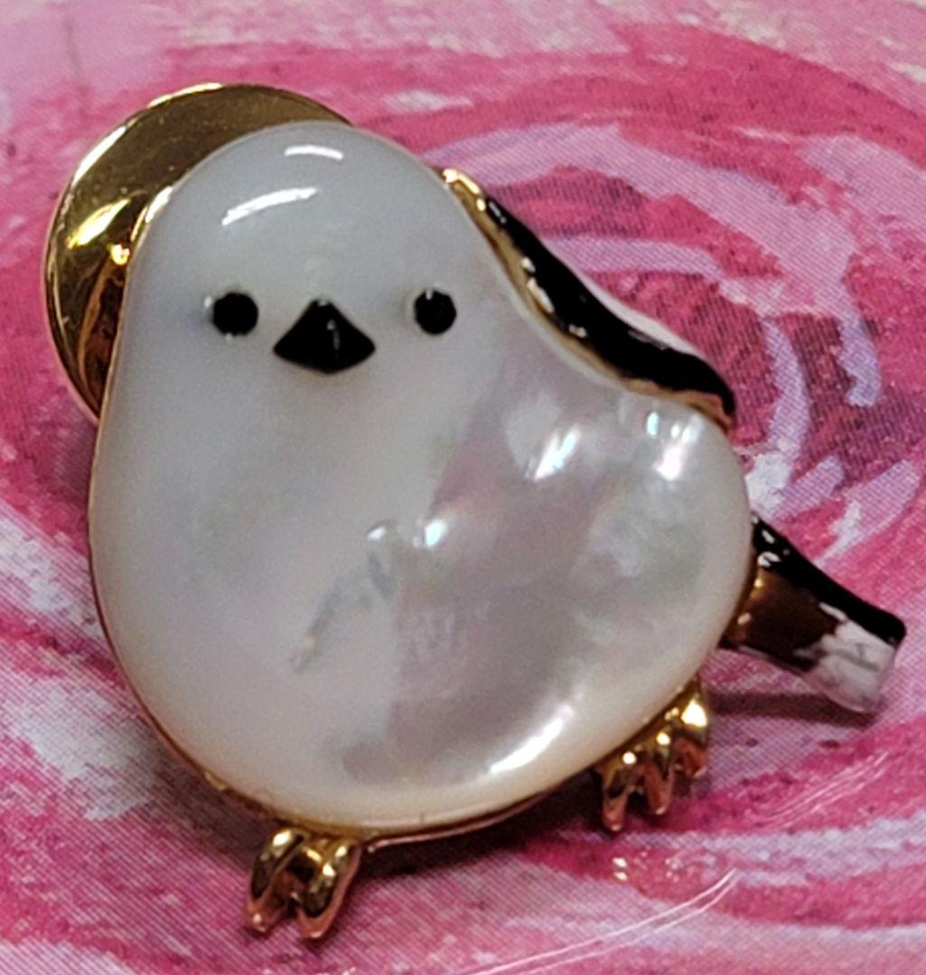 ヴァンドームブティック　 ピンブローチ　白蝶貝　シマエナガ　ブローチ