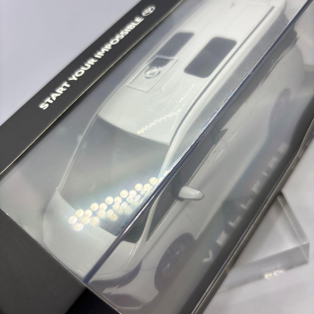 トヨタ ヴェルファイア プラチナホワイトパールマイカ 1/30スケール