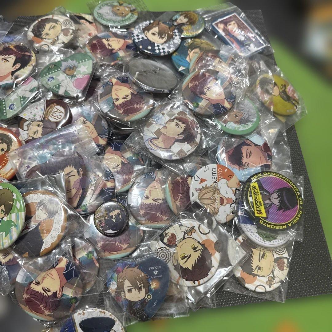 アニメキャラクター ピンバッジ 約100以上個セット