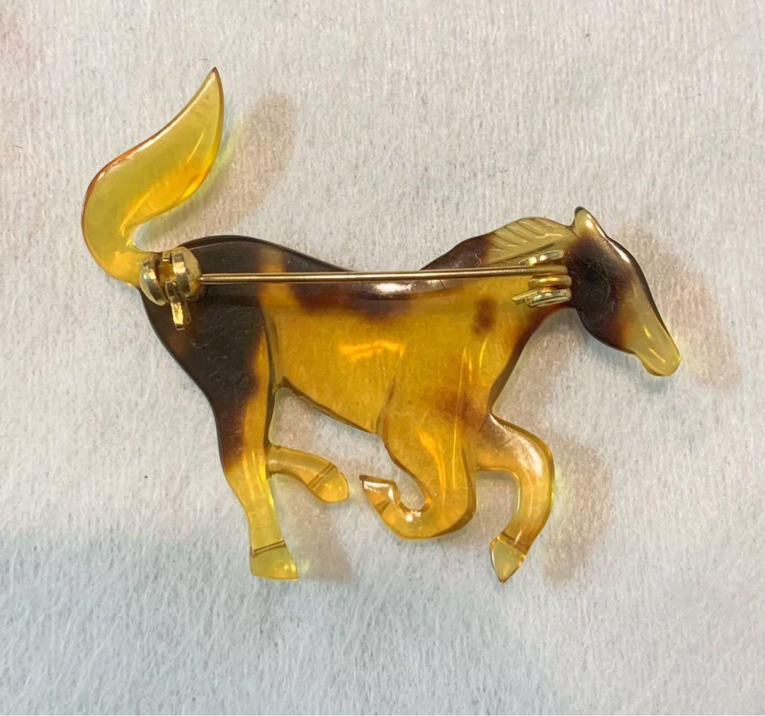 鼈甲　ブローチ　馬　パーティ　午年　競馬　馬主　乗馬