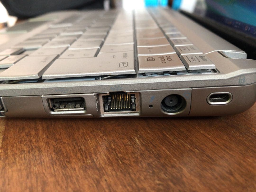 HP 2140 Mini ノートPC 本体＋バッテリ＋DVD＋リカバリ　サブ機