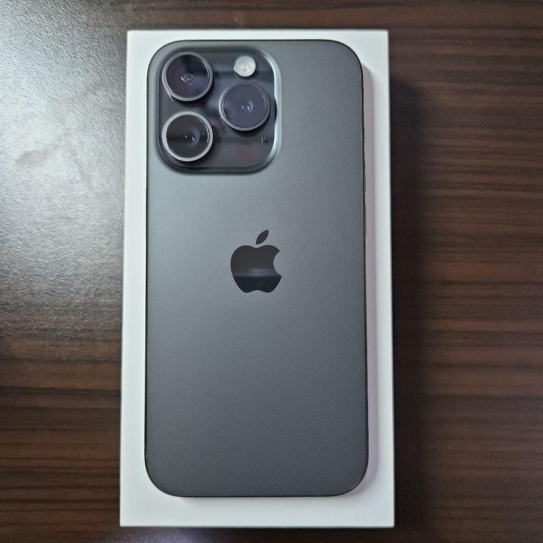 [美品]Apple iPhone 15 Pro 256GB ブラック おまけつき
