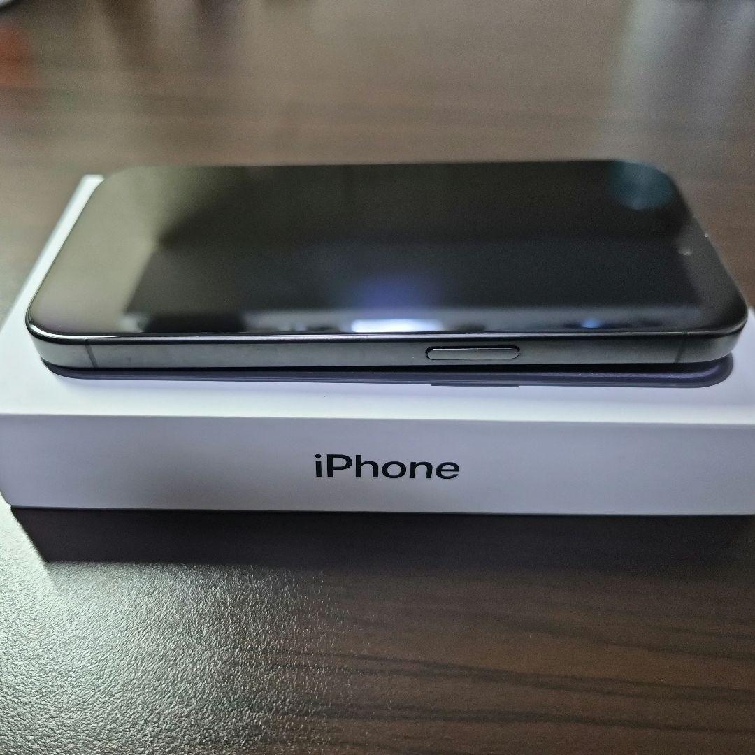 [美品]Apple iPhone 15 Pro 256GB ブラック おまけつき