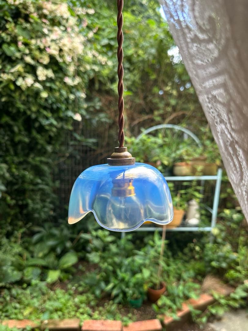 1920年代 フランス アンティーク ブルーオパールセントのお花アトリエランプ＊