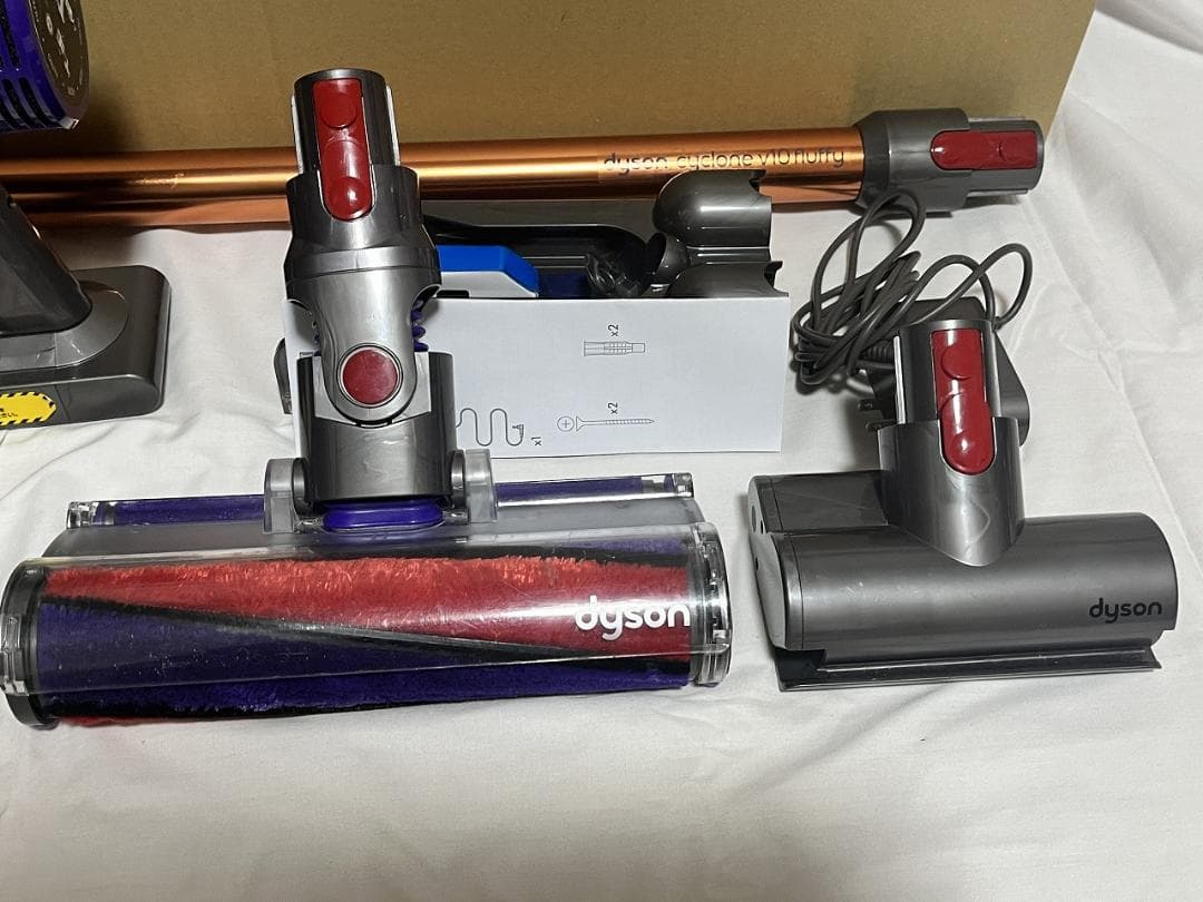 お買い得！Dysonダイソン　サイクロンクリーナーSV12/V10良品