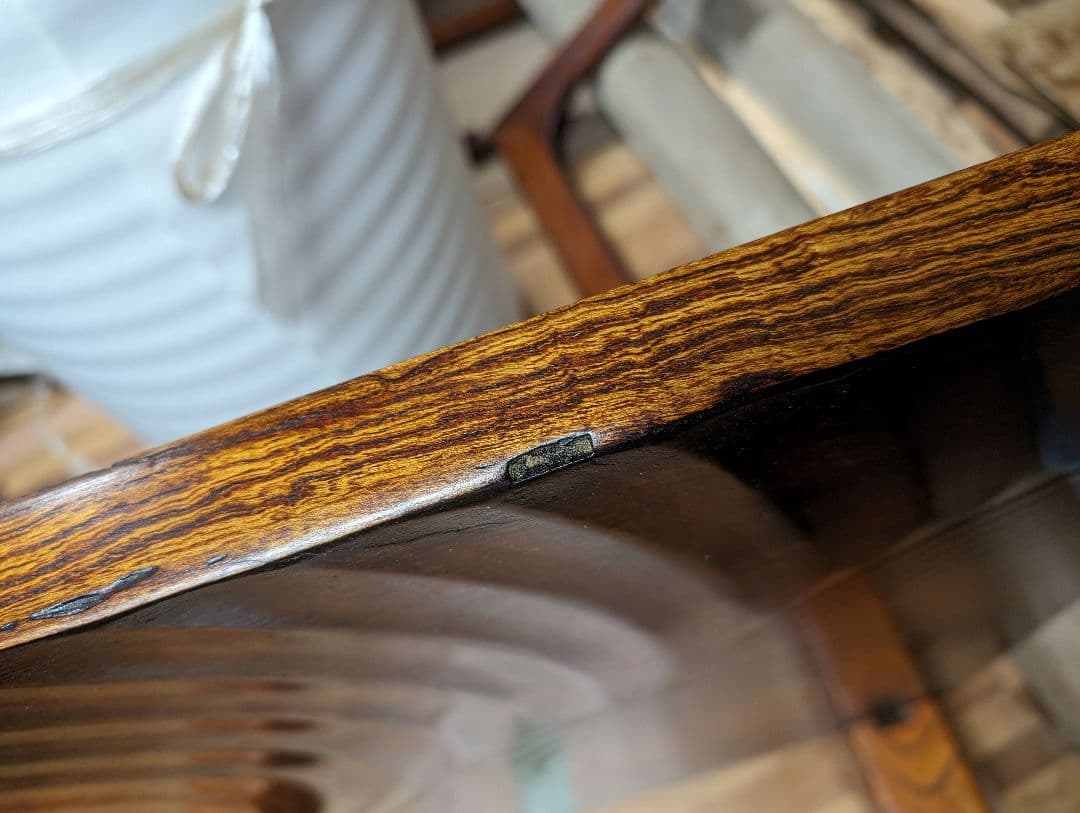 欅一枚の板衝立て　国内職人の一貫作業