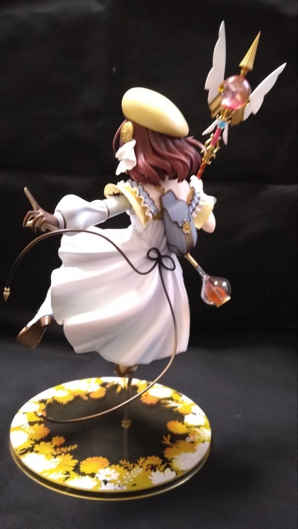 ソフィー フィギュア