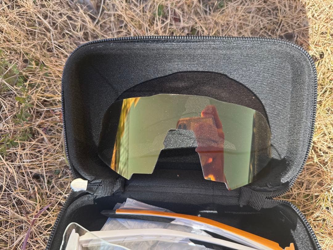 美品　100% スポーツサングラス ゴールド