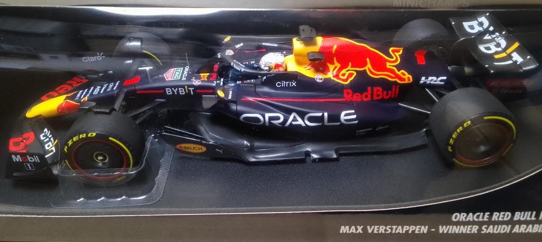 ミニチャンプス 1/18 レッドブルRB18 フェルスタッペン VER ホンダ