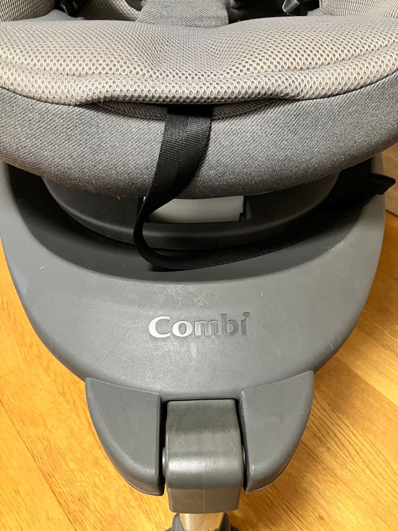 【美品】Combi THE S ISOFIX ZB-690チャイルドシート