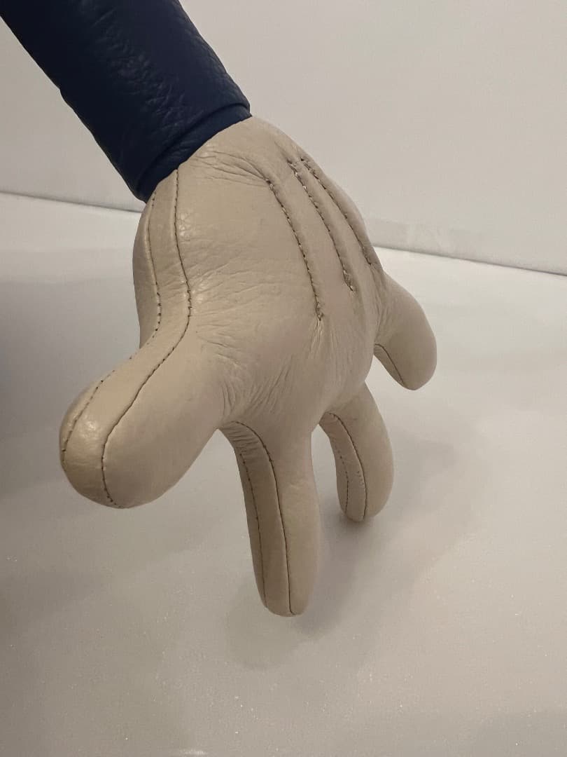 ⭐️【貴重】コーチとキースヘディングのコラボ：ミッキーマウスの革製ぬいぐるみ