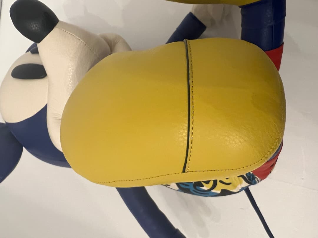 ⭐️【貴重】コーチとキースヘディングのコラボ：ミッキーマウスの革製ぬいぐるみ