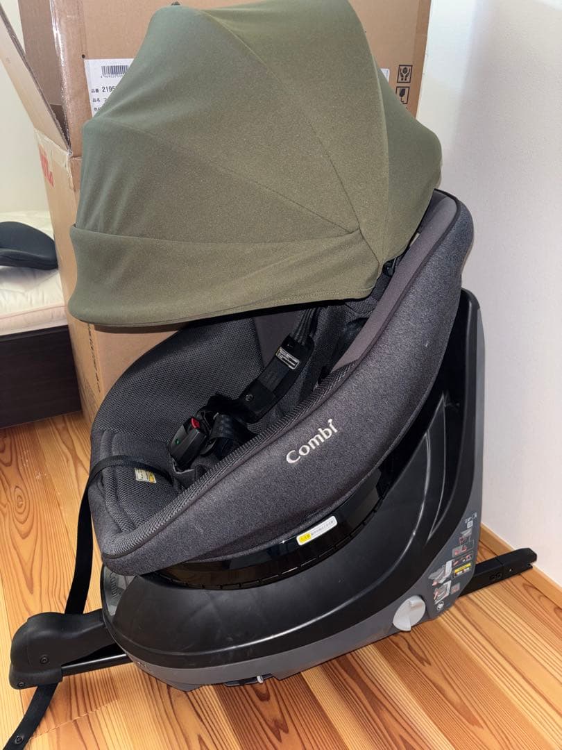 コンビ クルムーヴアドバンス ISOFIX エッグショック JP-590