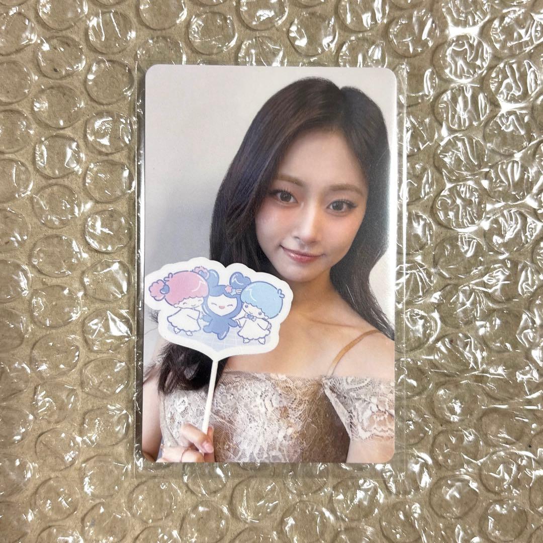 TWICE サンリオ　1万円　特典　トレカ　モモ　サナ　ジヒョ　ミナ　ツウィ