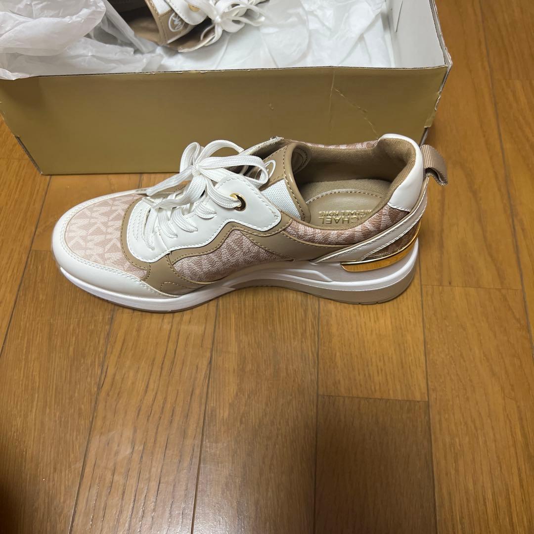 MICHAEL KORS MKロゴスニーカー ベージュ/ホワイト