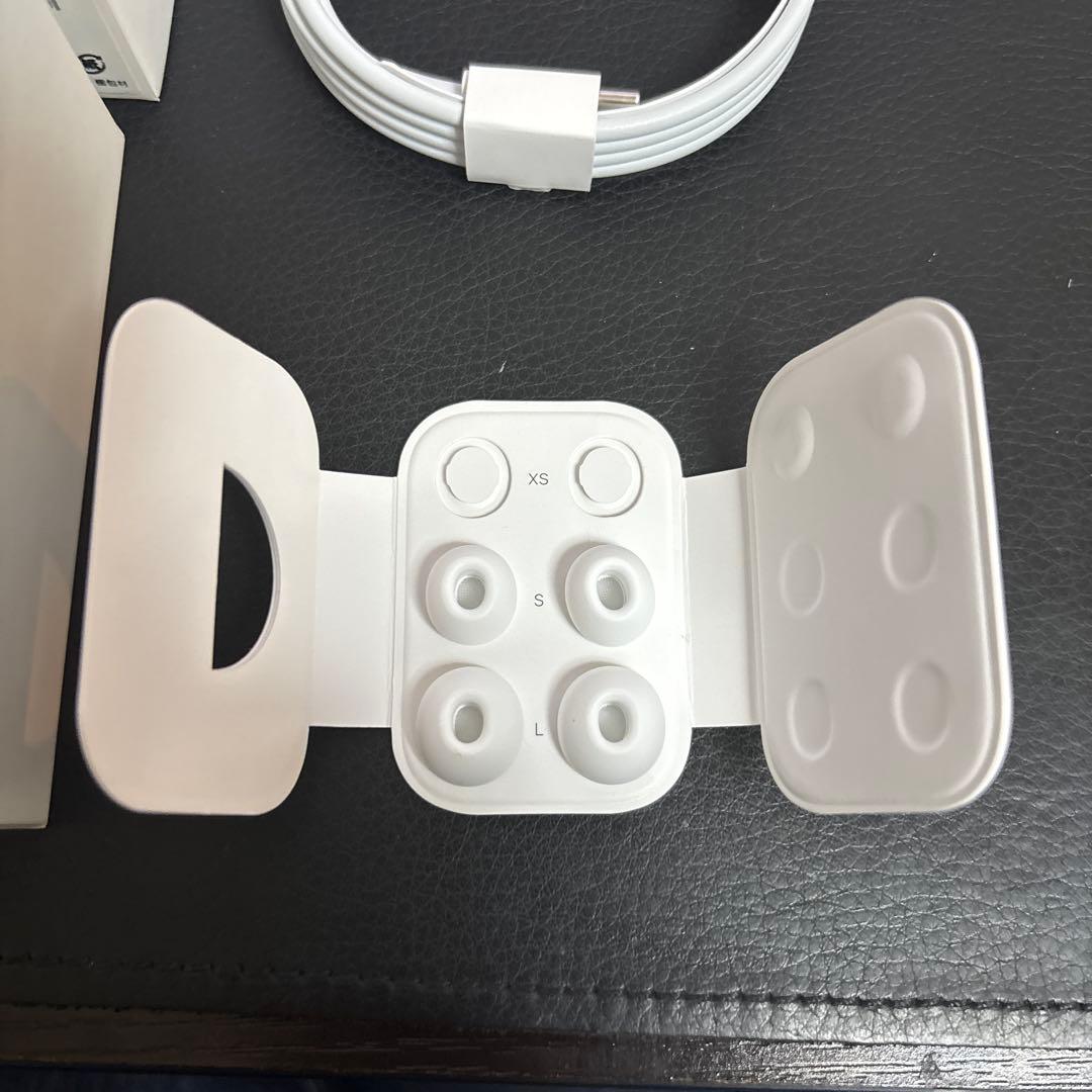 AirPods Pro (第2世代）lightning端子モデル 充電ケース付き