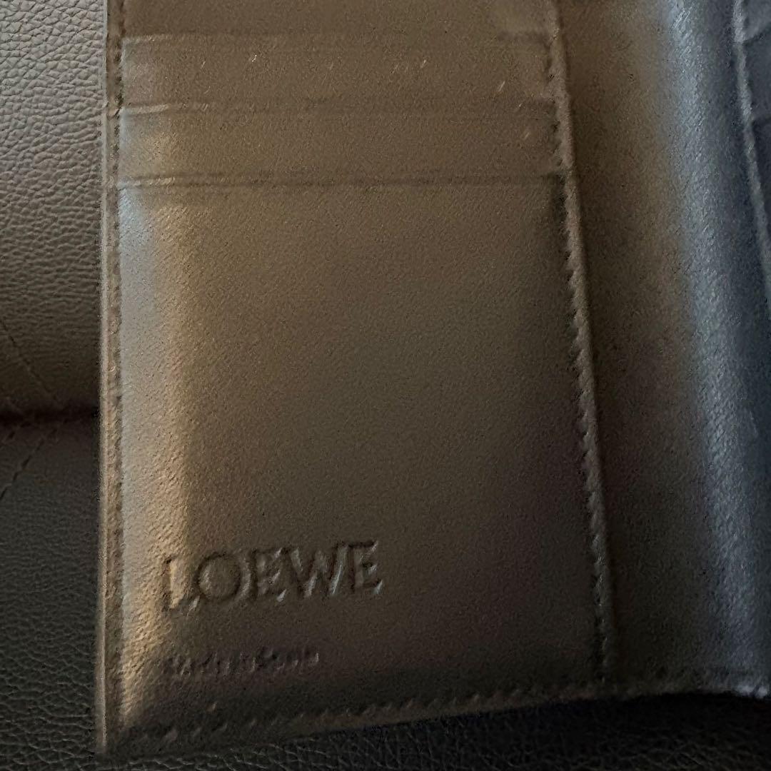 美品！早い者勝ち！LOEWE ブラック 本革二つ折り財布