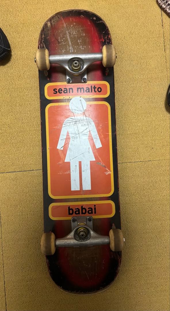 Girlスケートボード8インチ　少しの値下げ可能。