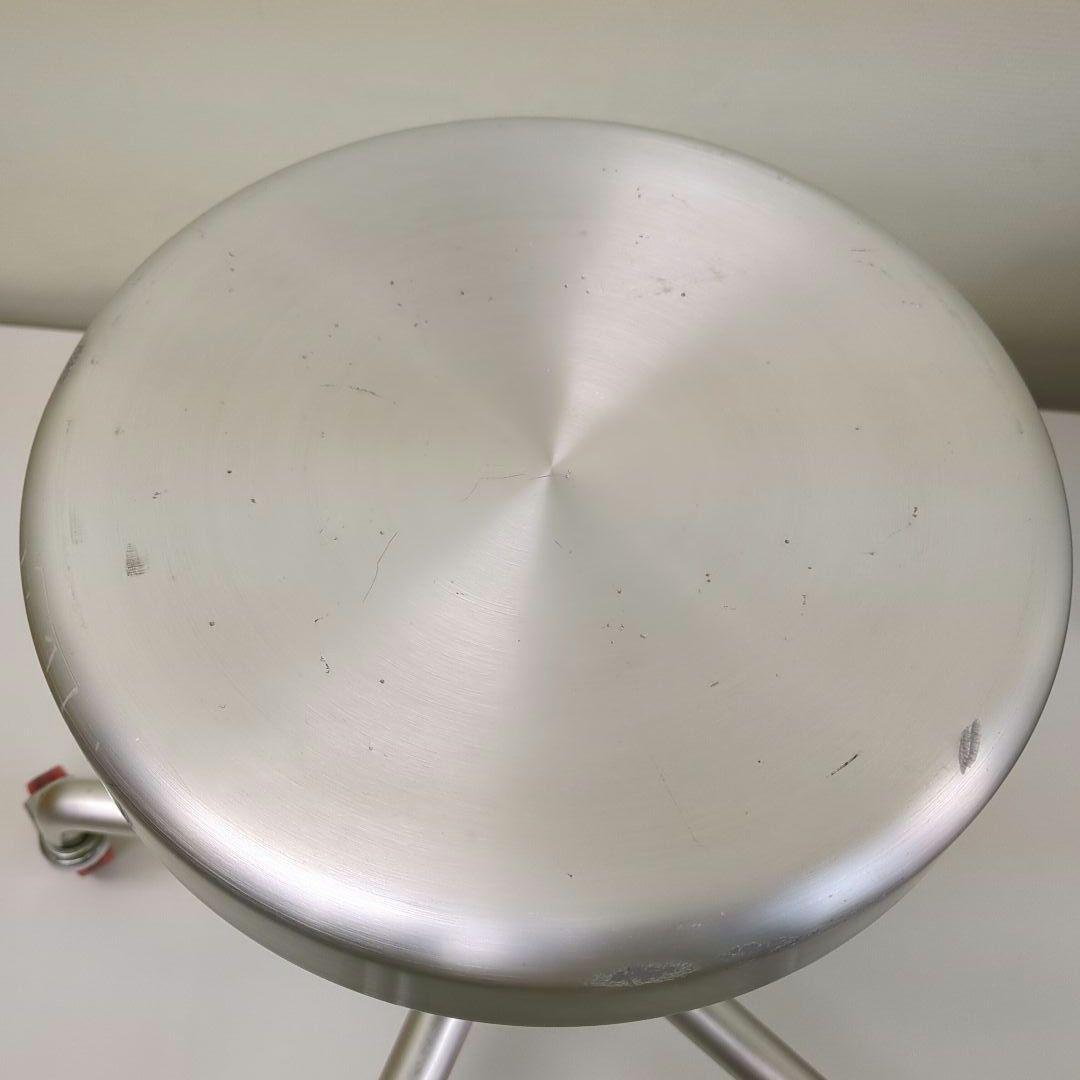 タカラベルモント アルミ Dスツール 赤キャスター