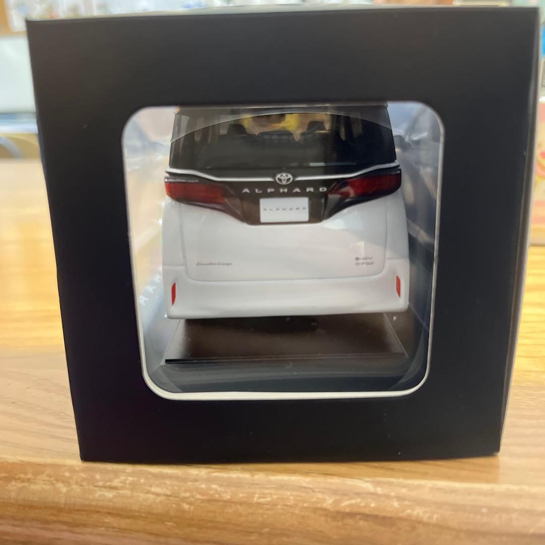 トヨタ 新型アルファード　エグゼクティブラウンジ　ミニカー　非売品