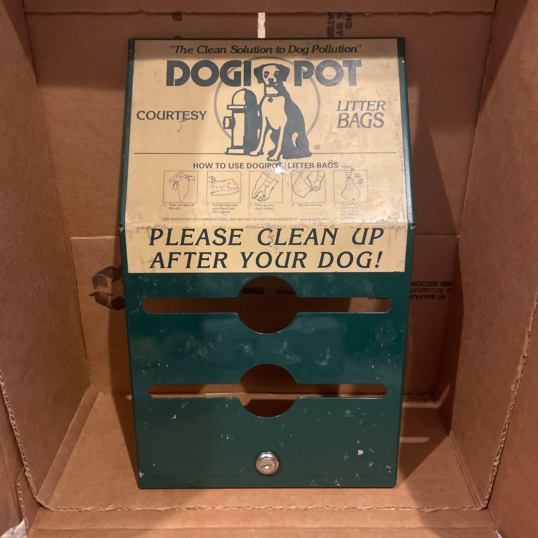 犬用散歩袋ディスペンサー　DOGI POT （1994年製）2