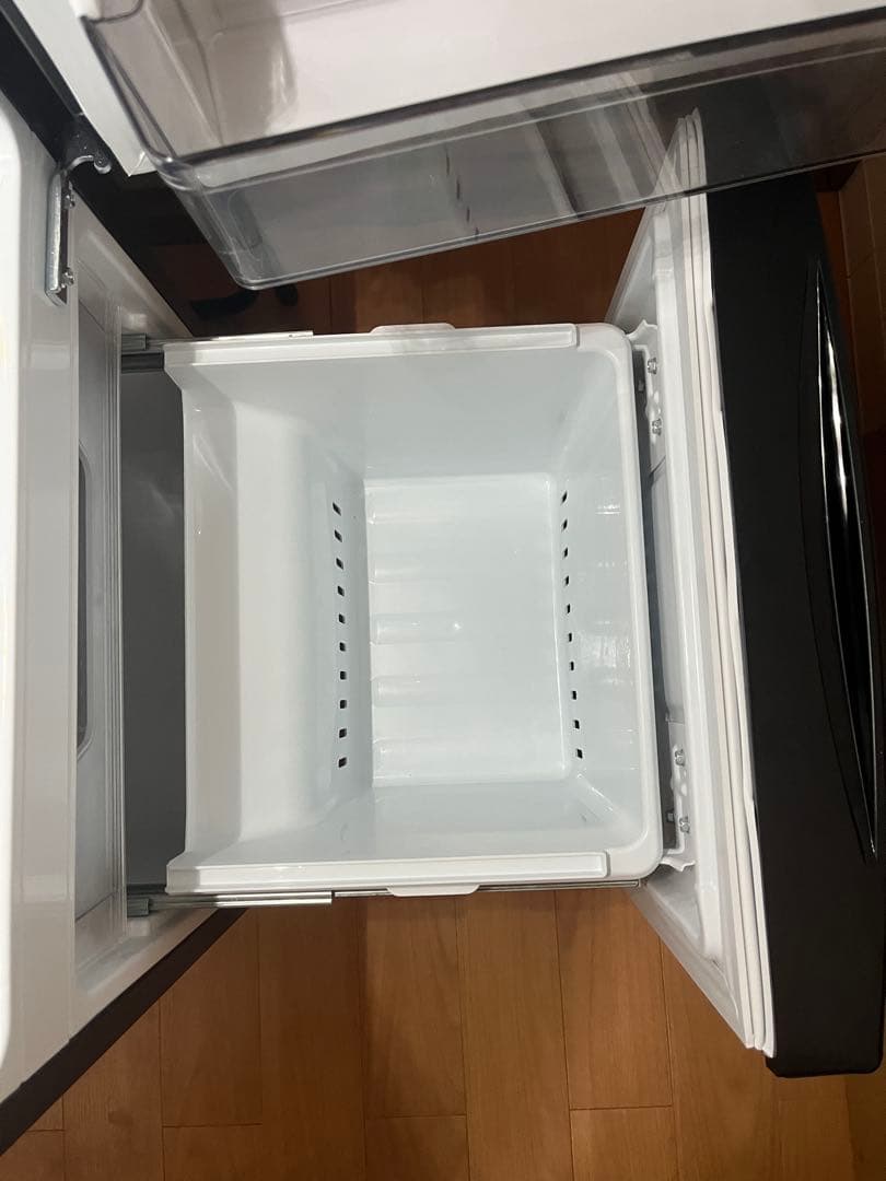 TOSHIBA ブラック冷蔵庫(150L, 2025年)