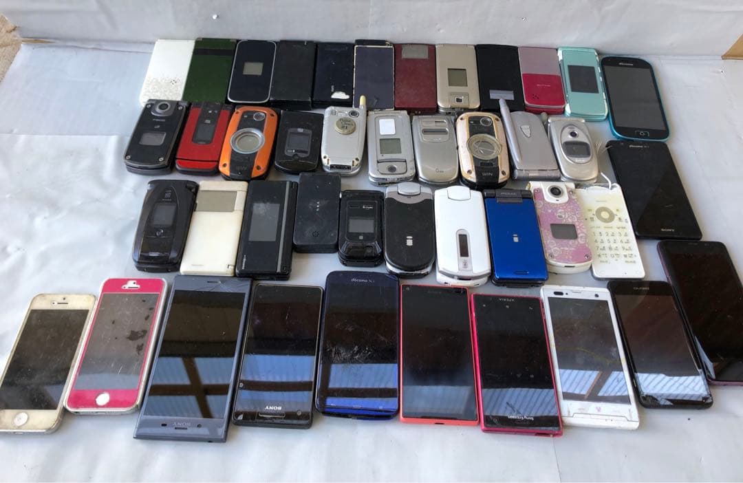 携帯電話　43点　ジャンク品　まとめ売り(I98)