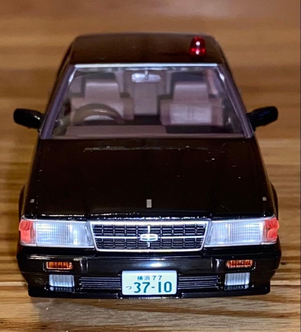 TOMYTEC 日産　グロリア パトカー 1/43