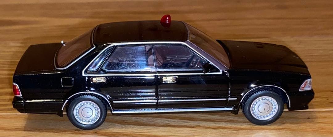 TOMYTEC 日産　グロリア パトカー 1/43